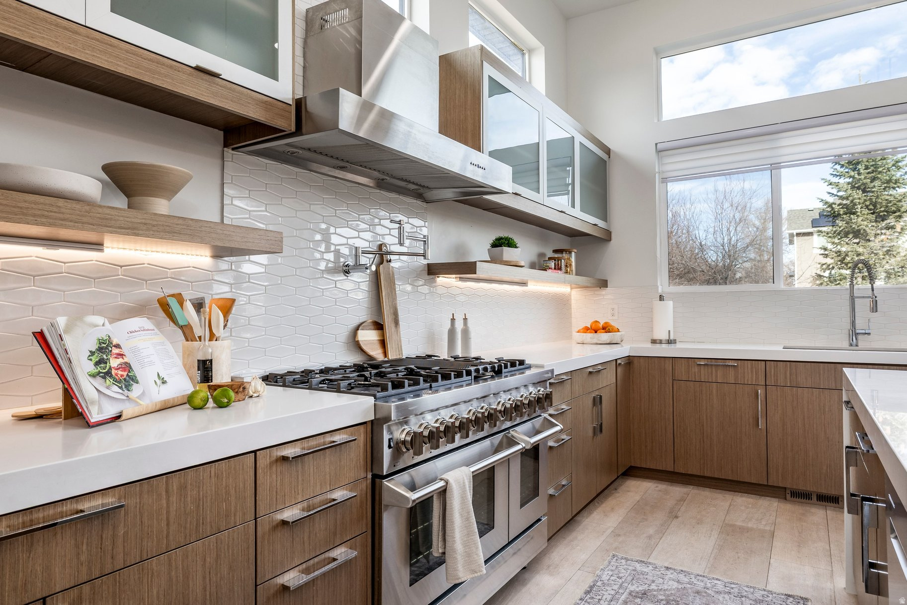 2194 W LEGEND CREEK CT