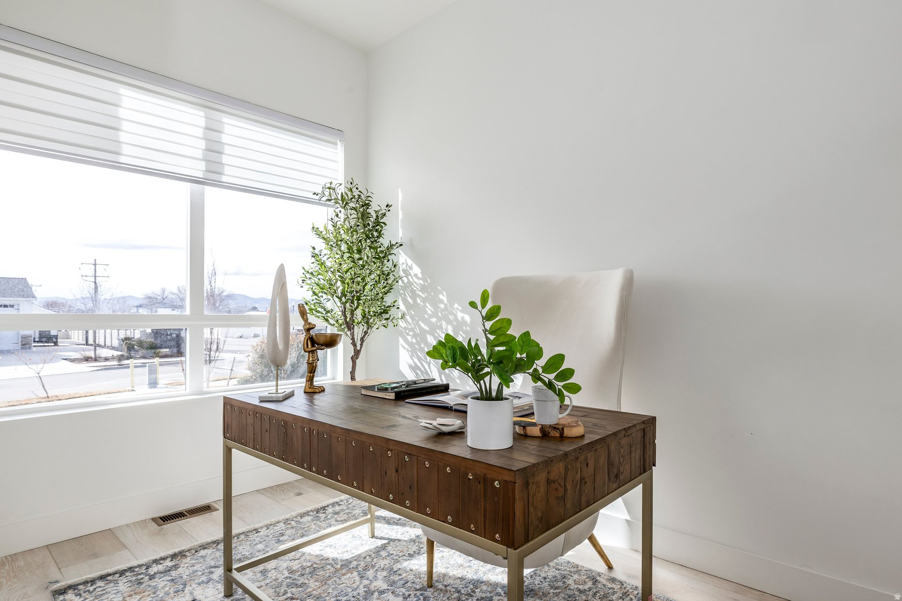 2194 W LEGEND CREEK CT