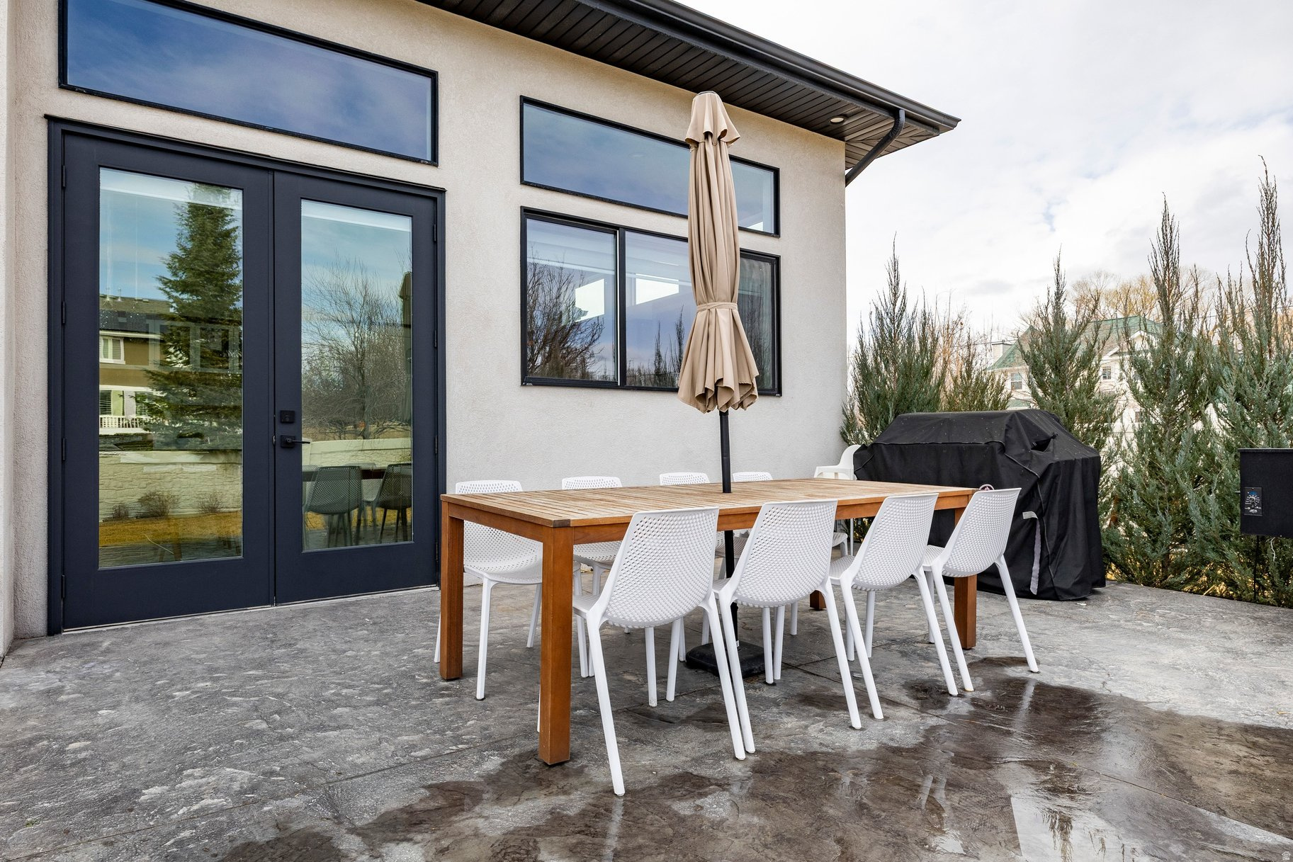 2194 W LEGEND CREEK CT