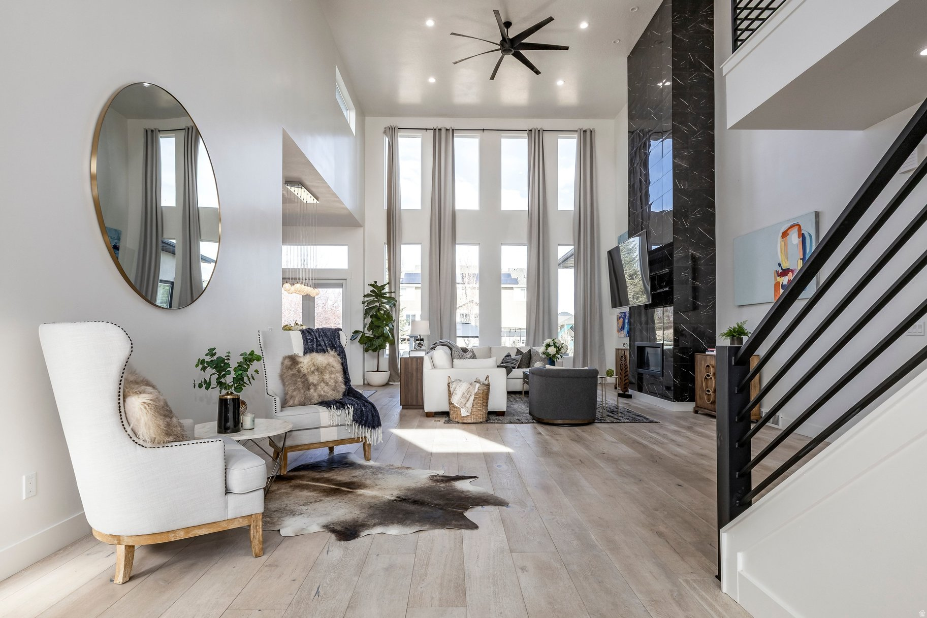 2194 W LEGEND CREEK CT