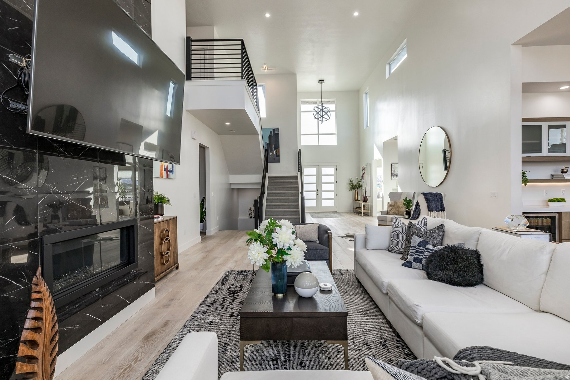 2194 W LEGEND CREEK CT