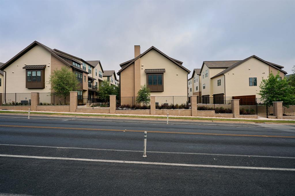 2209 Woodland Ave # 202