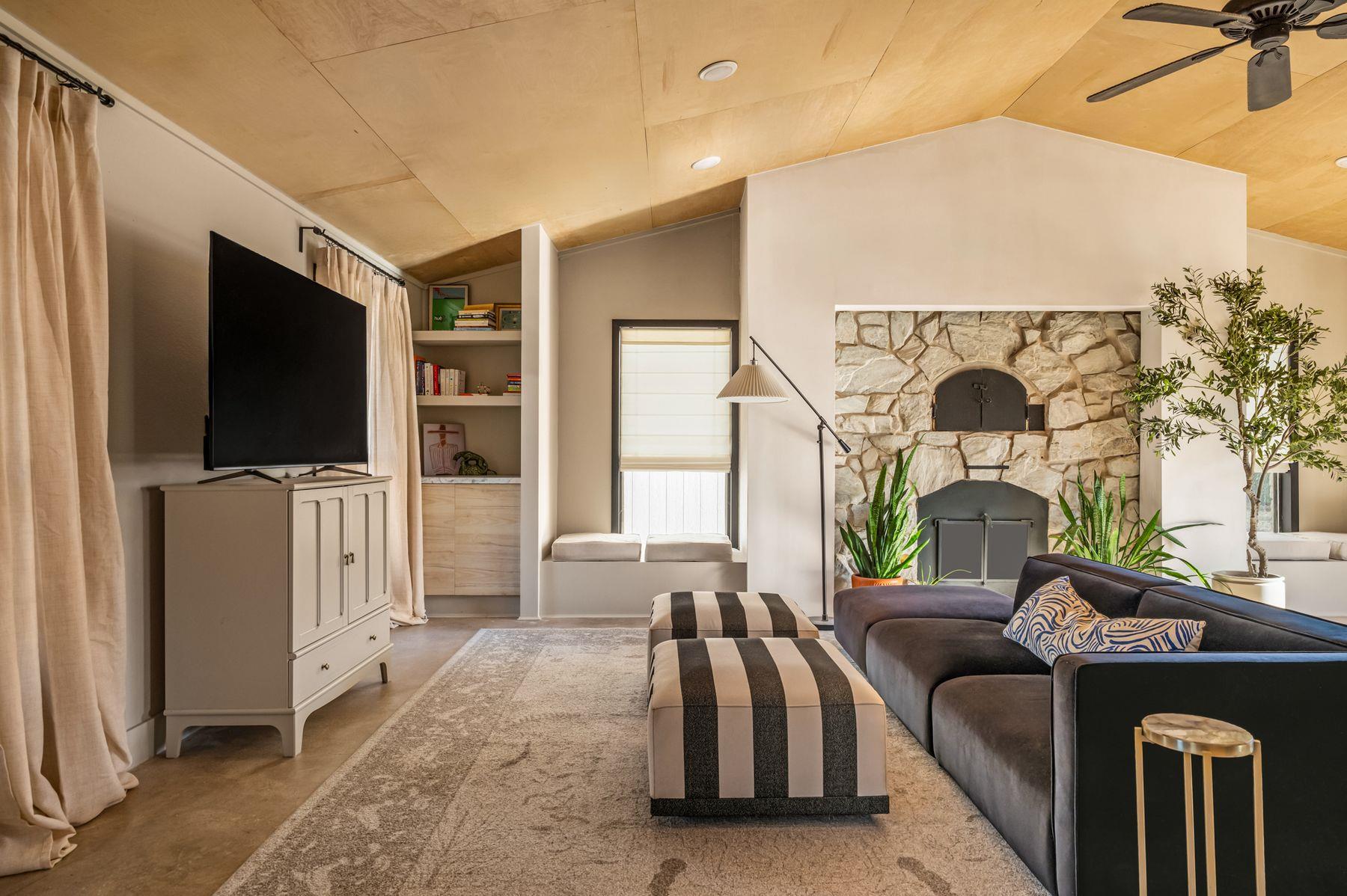 510 Thousand Oaks DR