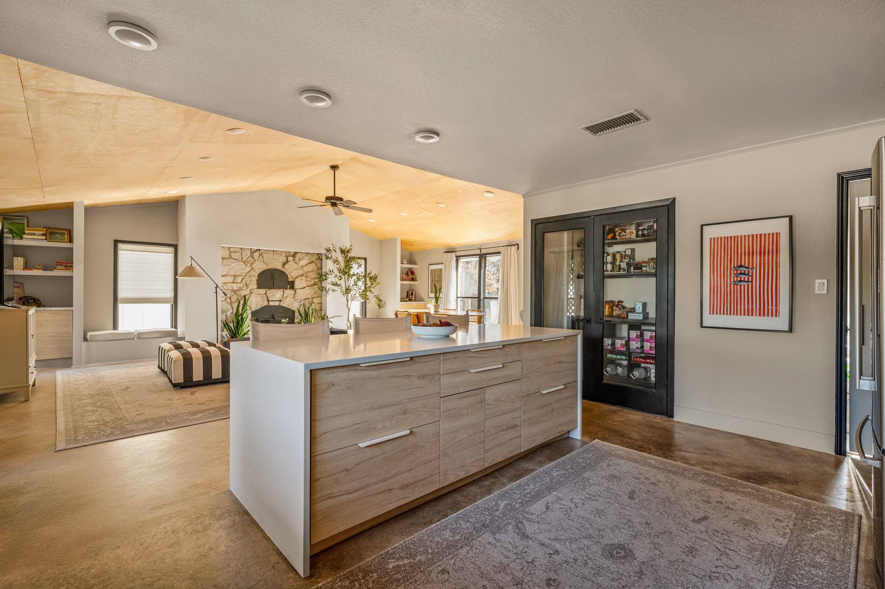 510 Thousand Oaks DR