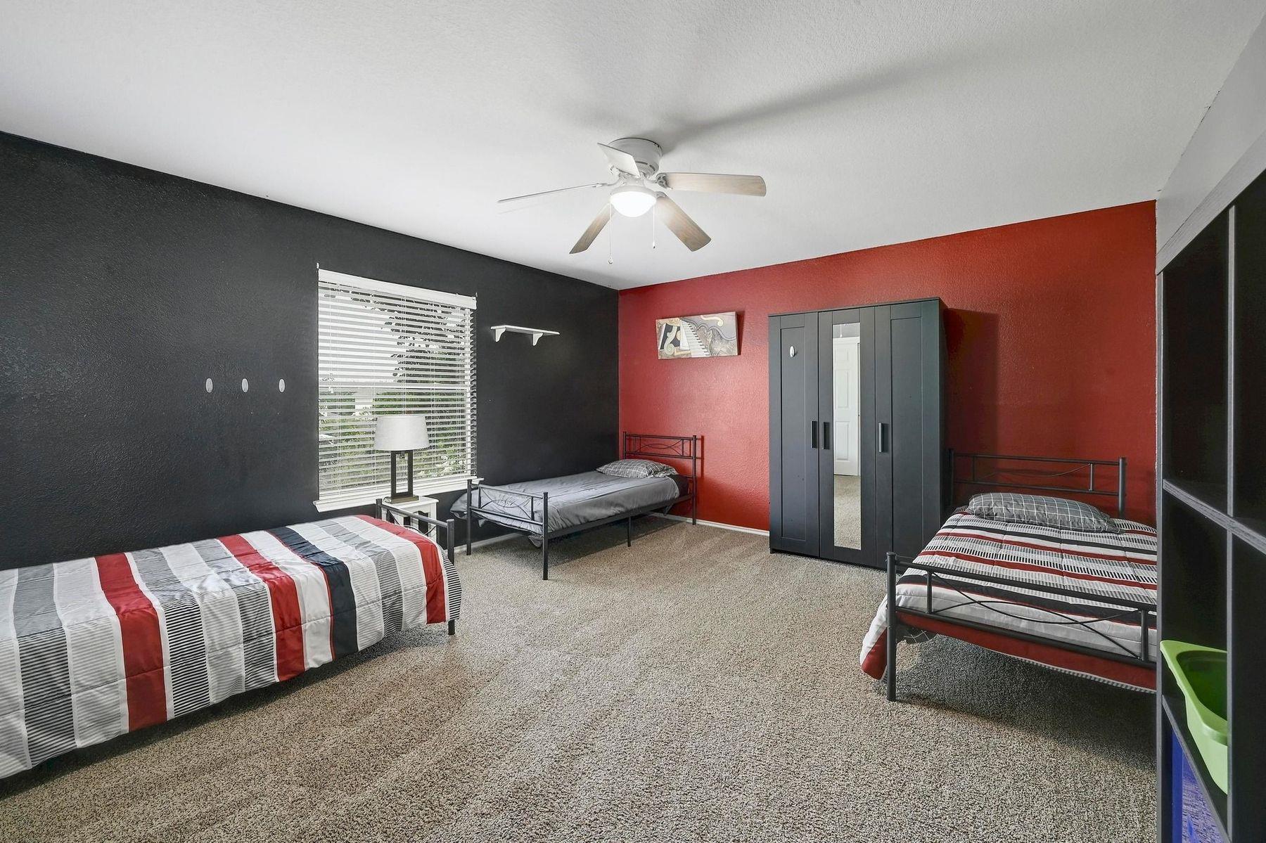 118 Floating Leaf DR