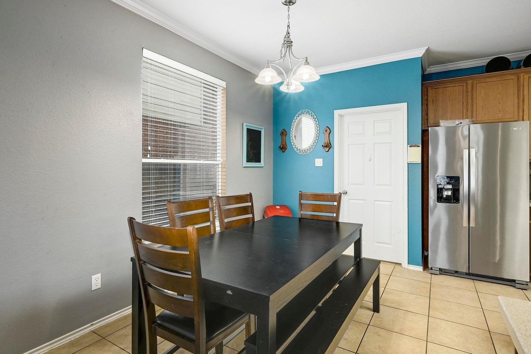 118 Floating Leaf DR