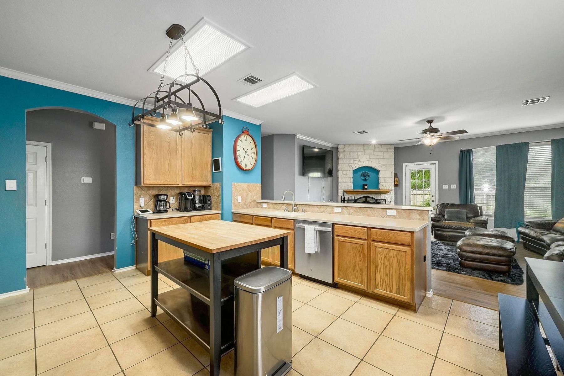 118 Floating Leaf DR