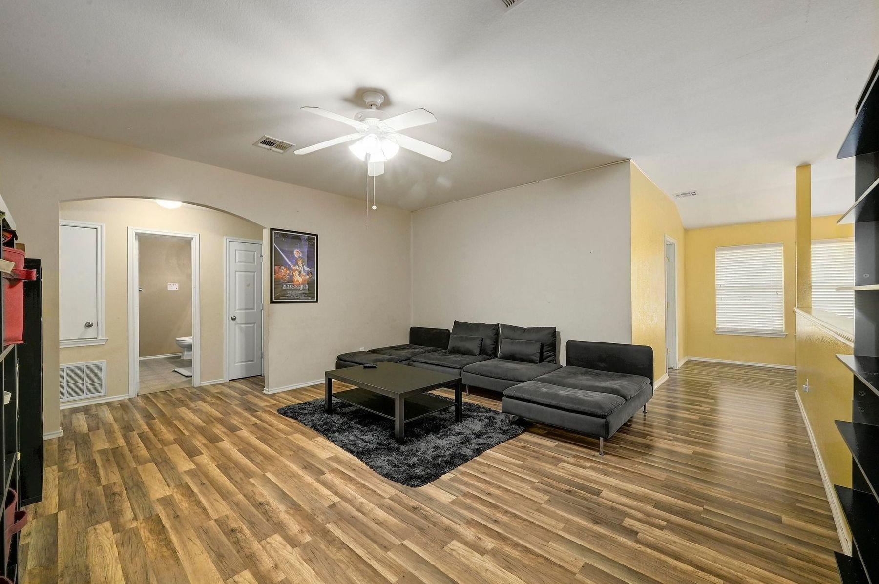 118 Floating Leaf DR