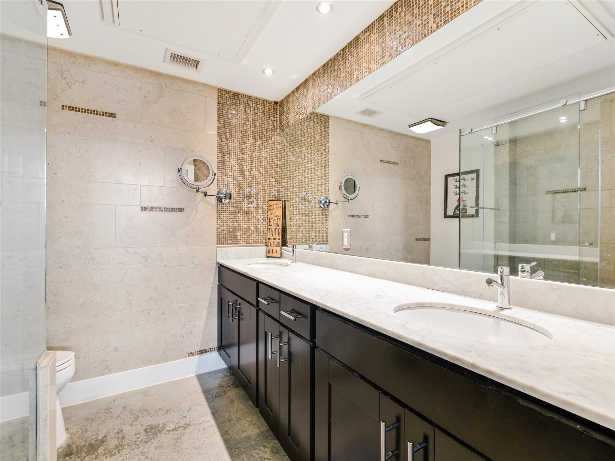 2205 N Lamar BLVD # 215