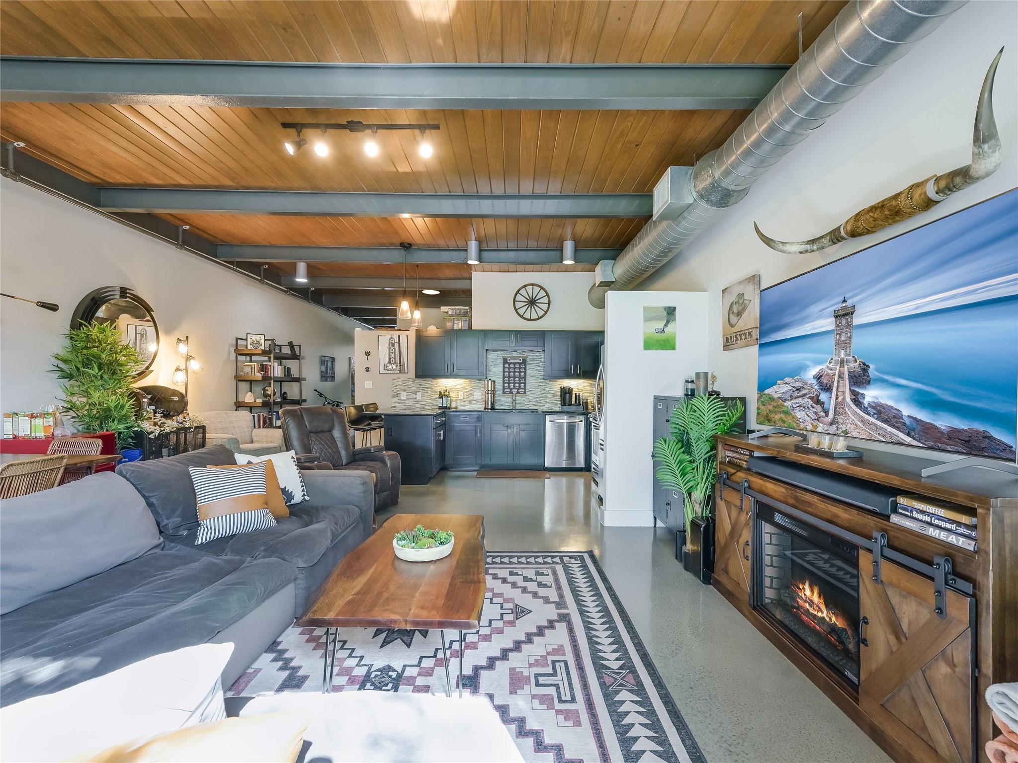 2205 N Lamar BLVD # 215