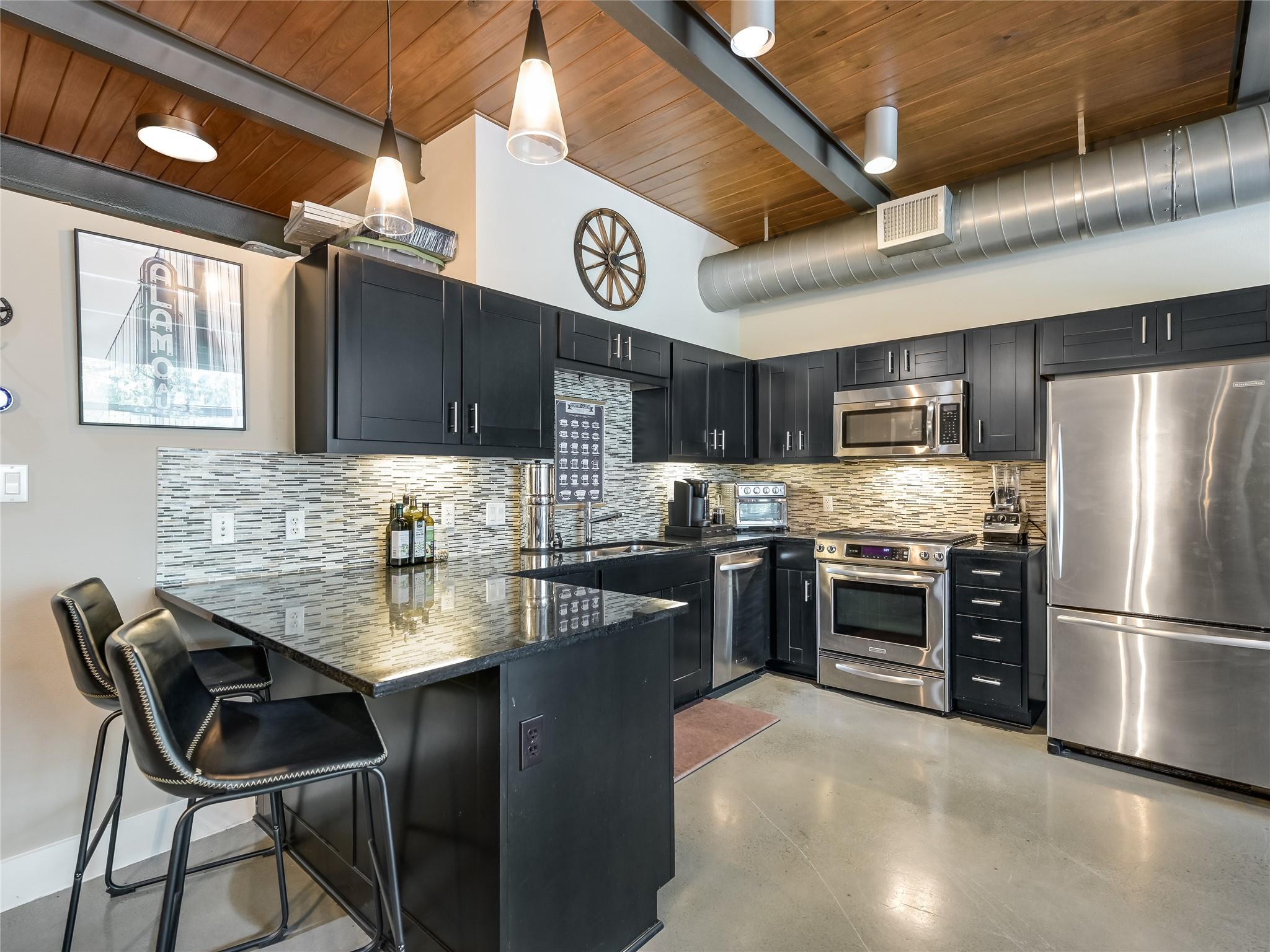 2205 N Lamar BLVD # 215