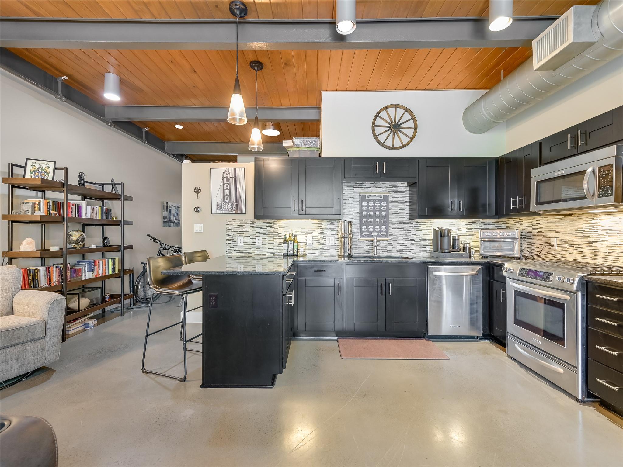 2205 N Lamar BLVD # 215