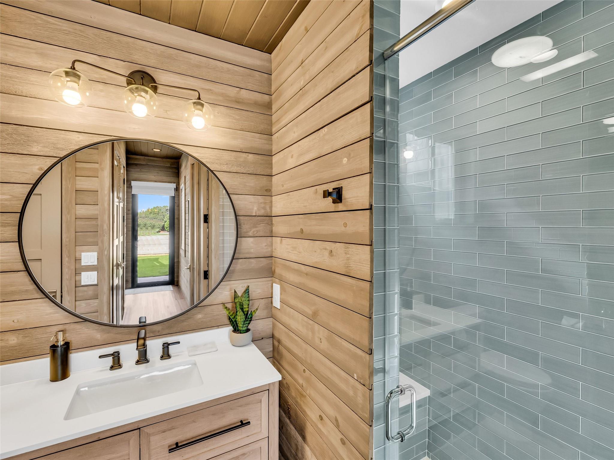 11705 Shoreview Overlook