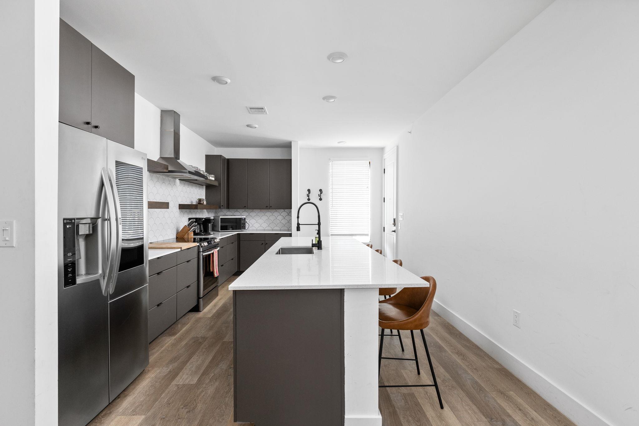 2709 E 5th ST # 1306