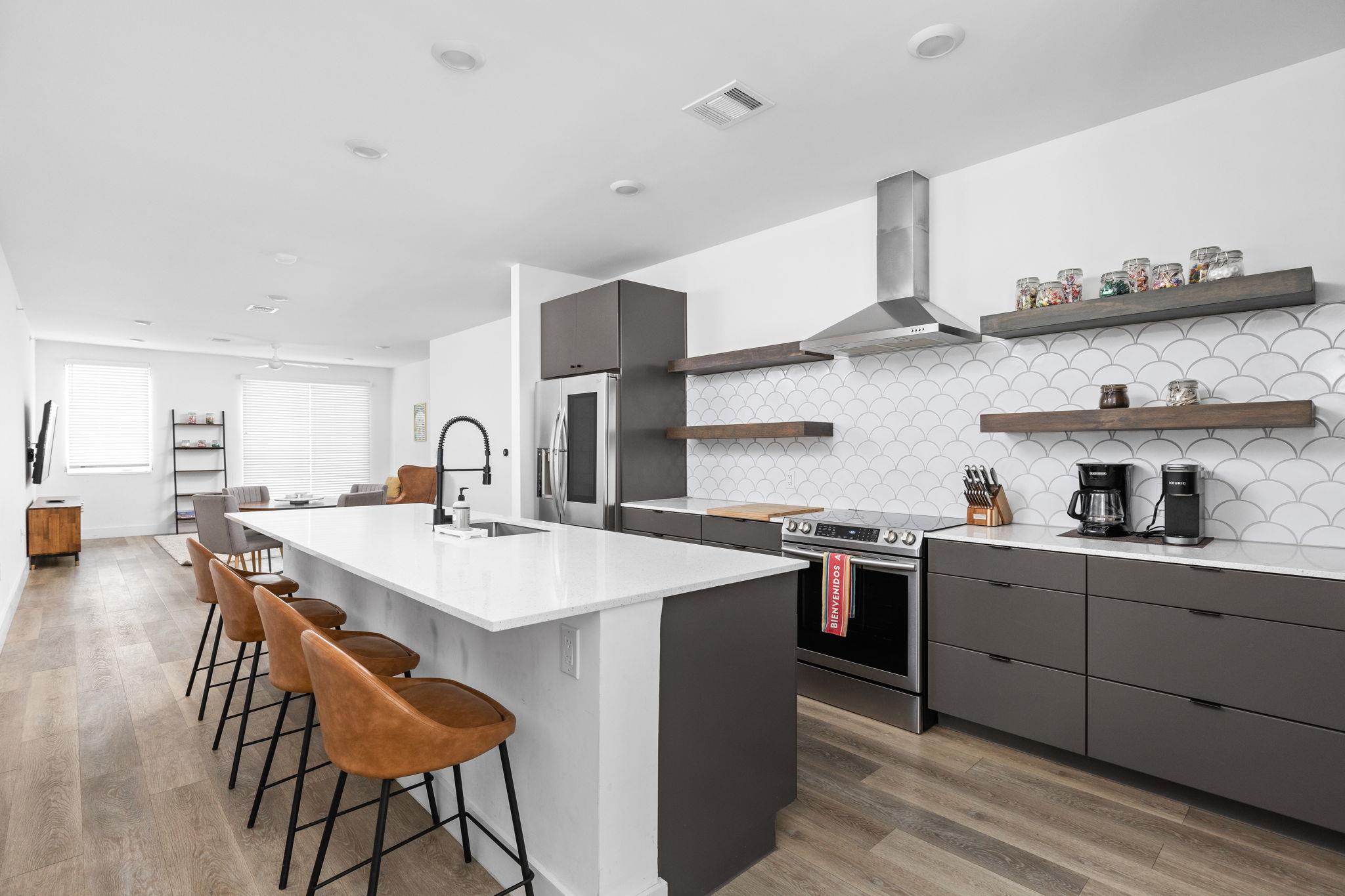 2709 E 5th ST # 1306