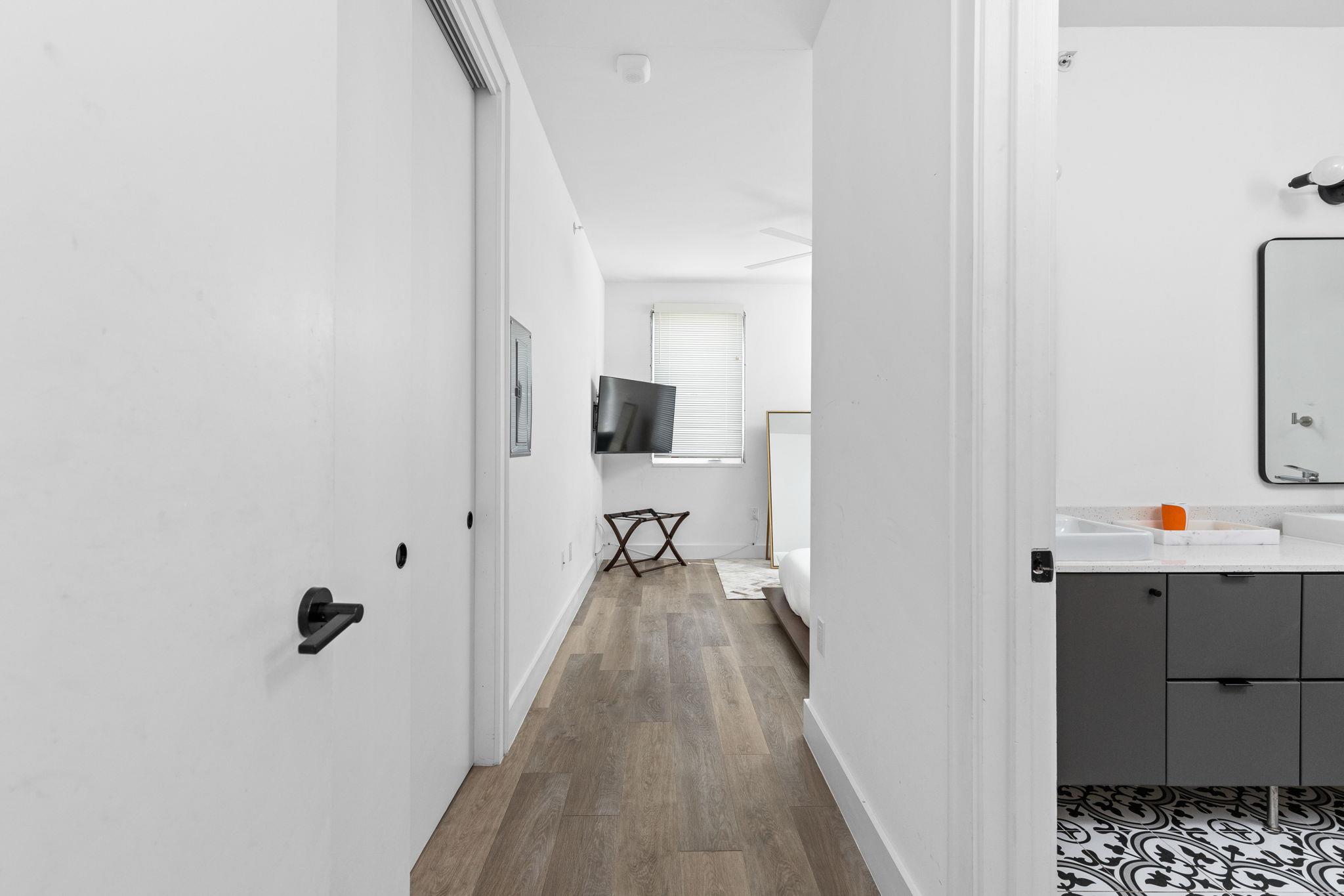 2709 E 5th ST # 1306