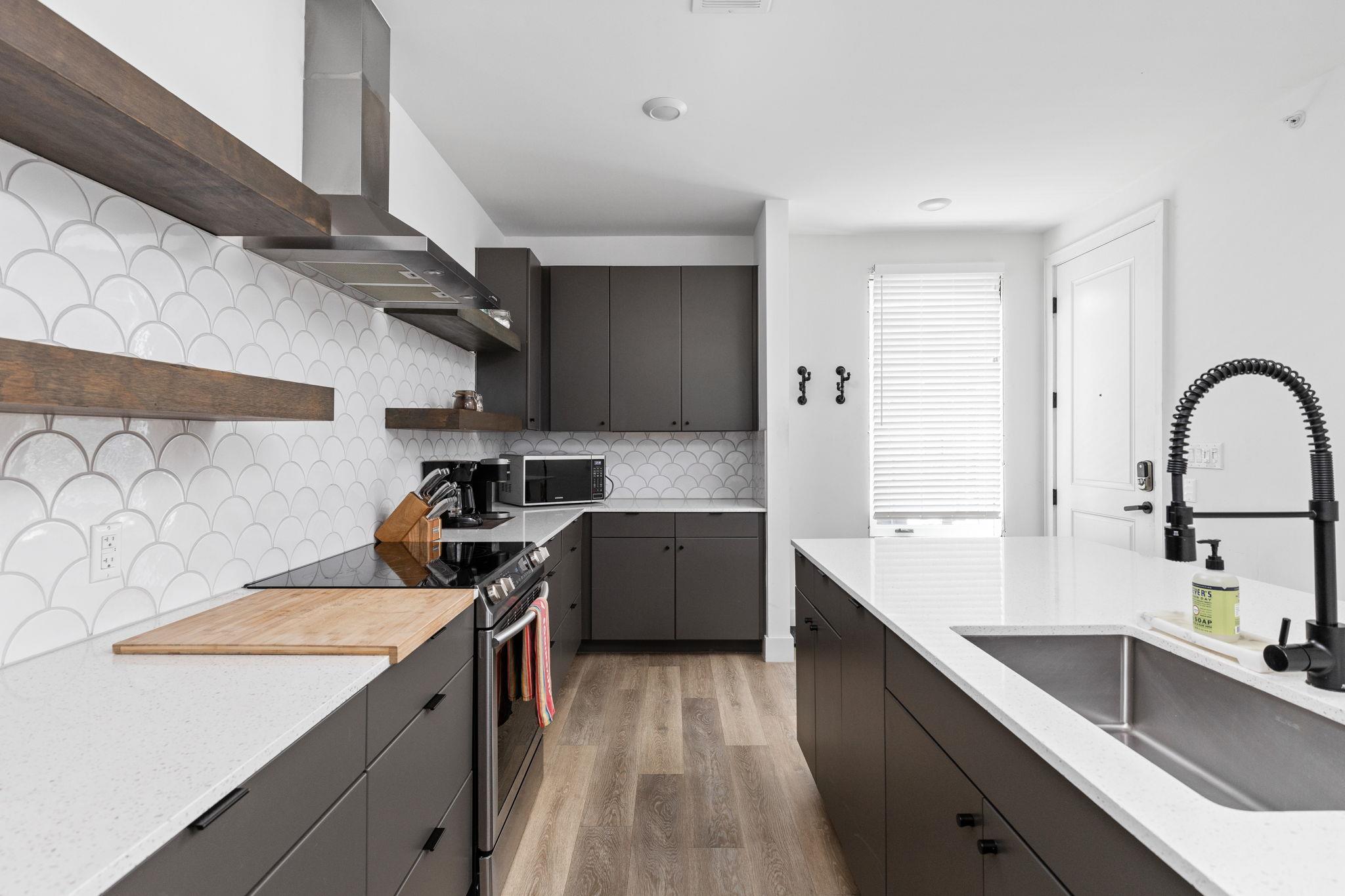 2709 E 5th ST # 1306