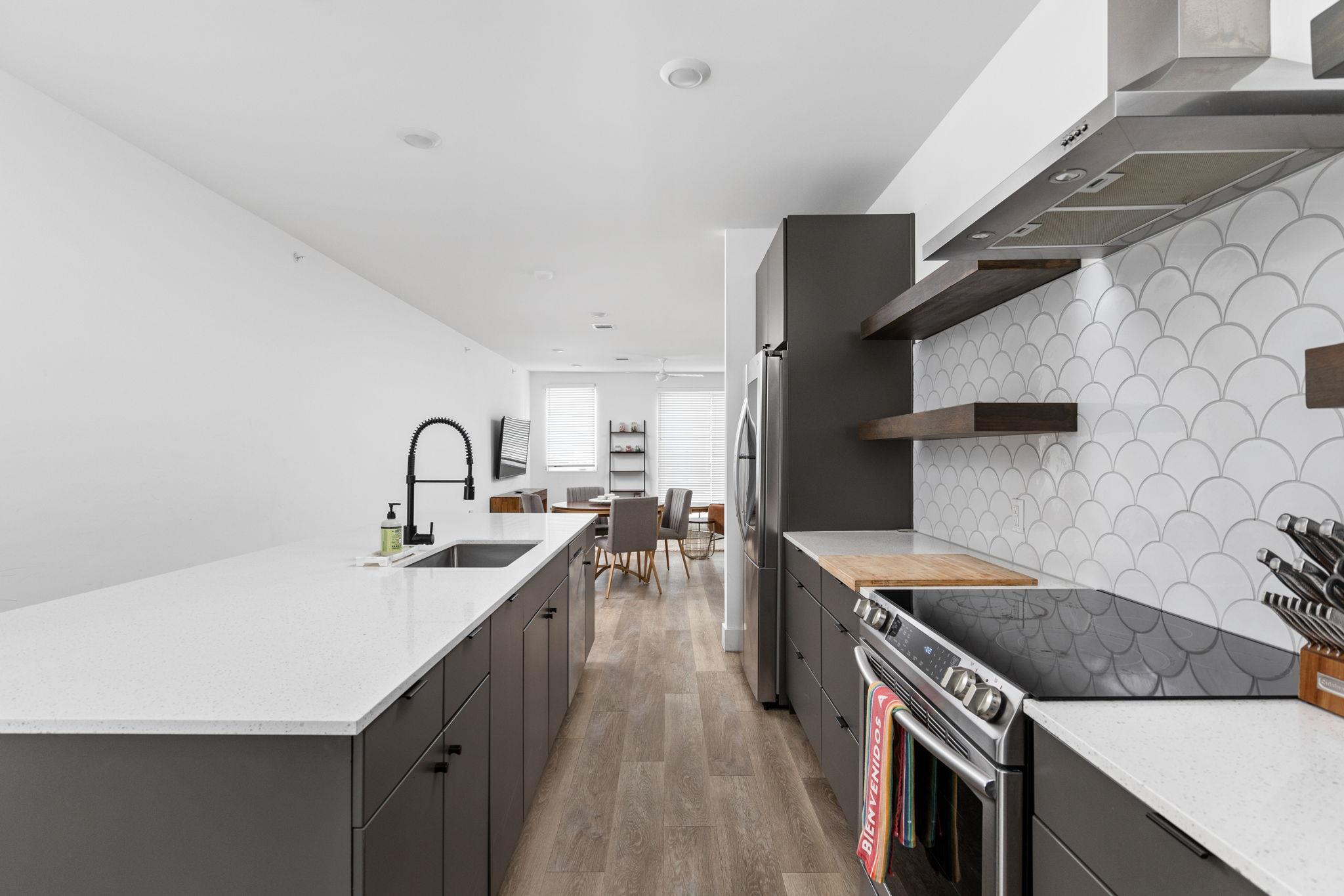 2709 E 5th ST # 1306