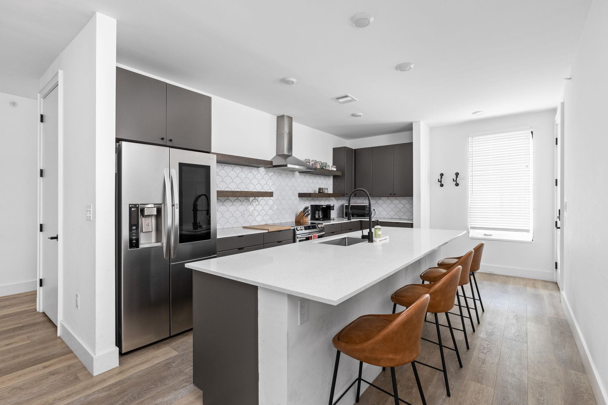 2709 E 5th ST # 1306