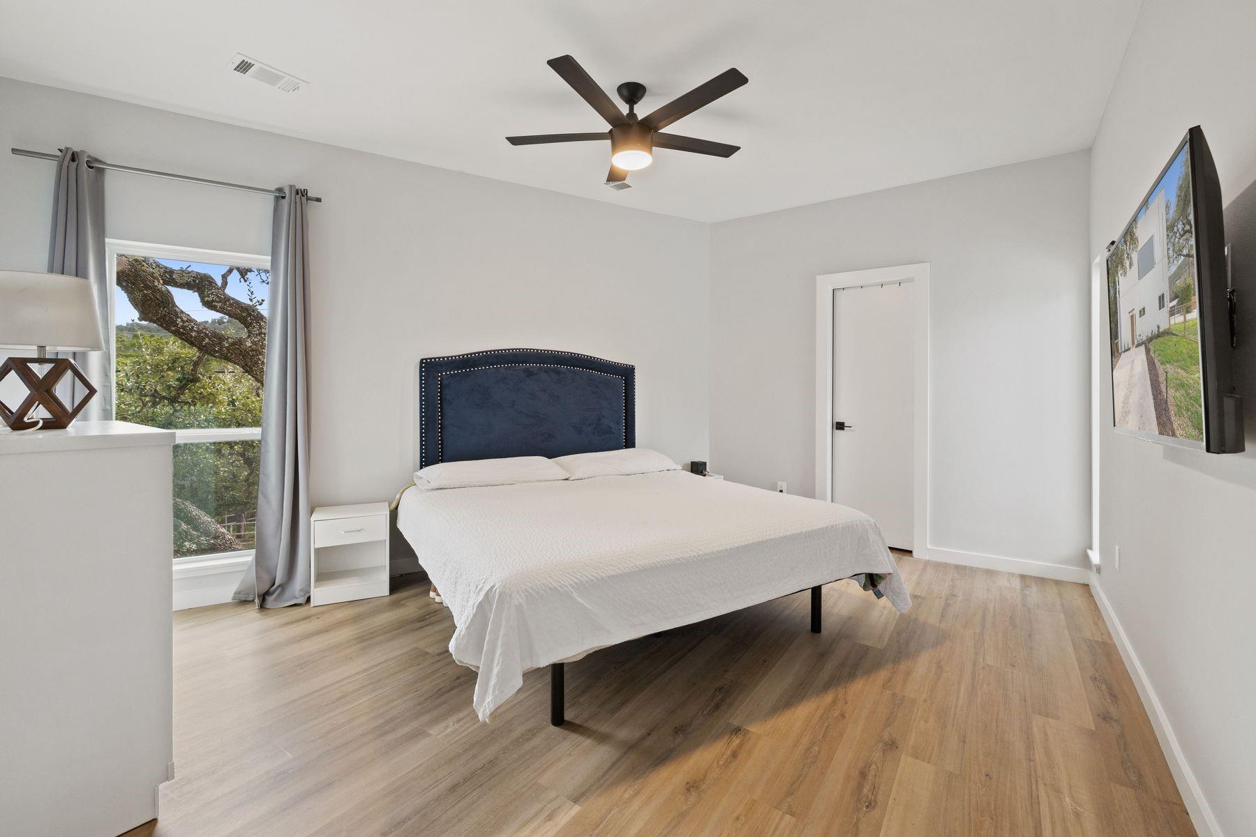 10901 Travis DR