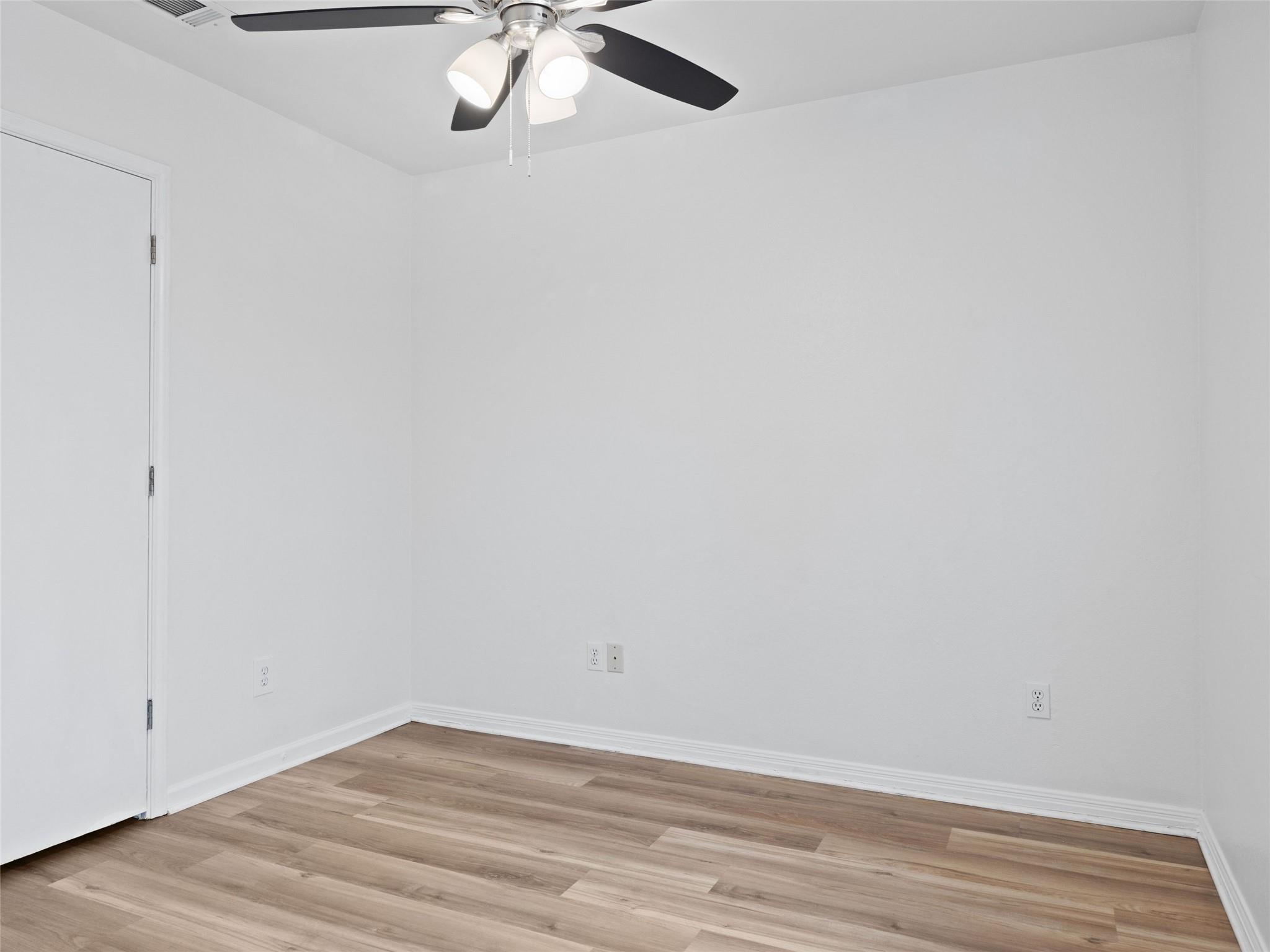 2908 Whisper Oaks LN