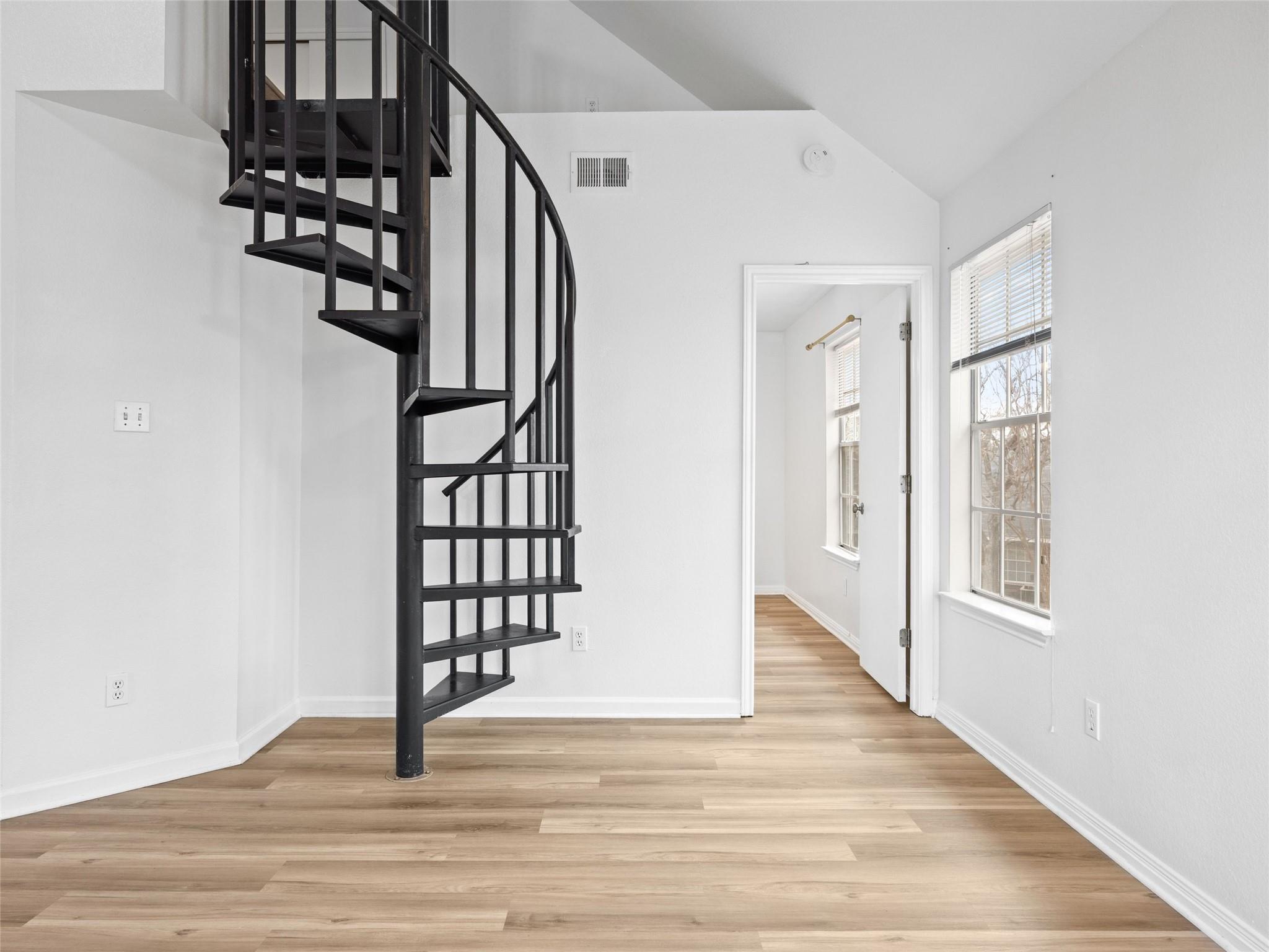 2908 Whisper Oaks LN