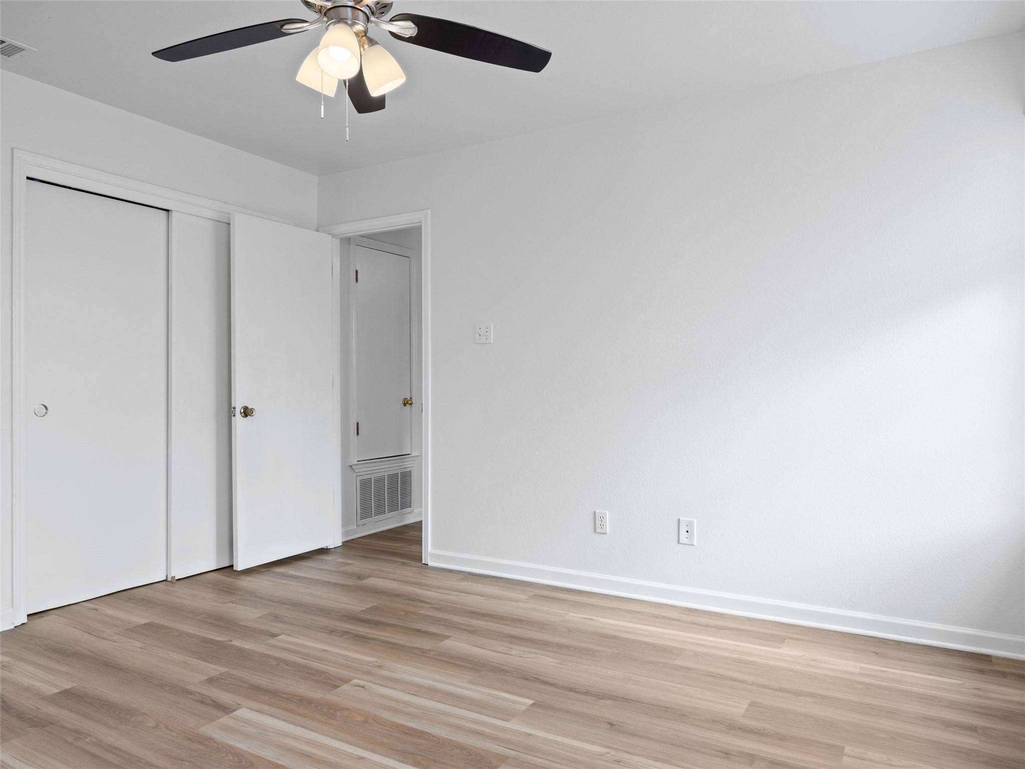 2908 Whisper Oaks LN