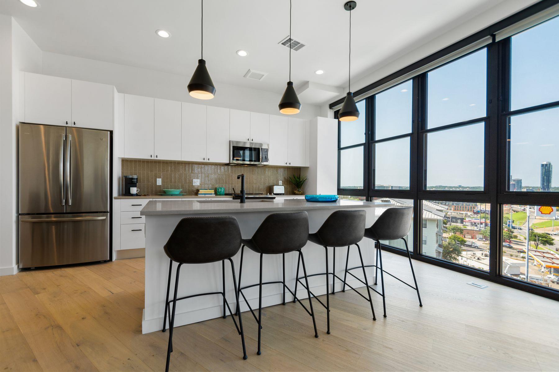 800 Embassy DR # 525