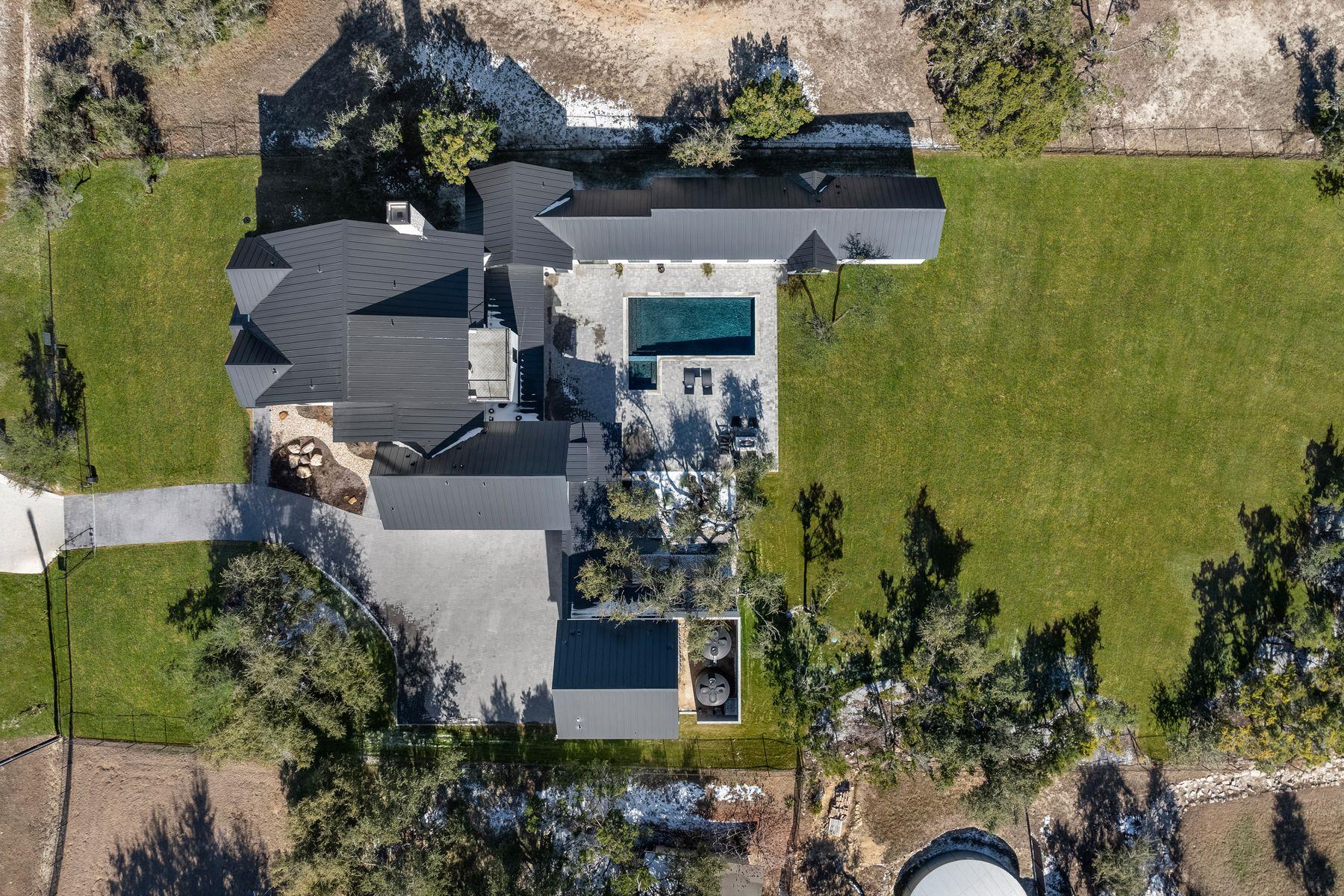 4405 Hennig DR