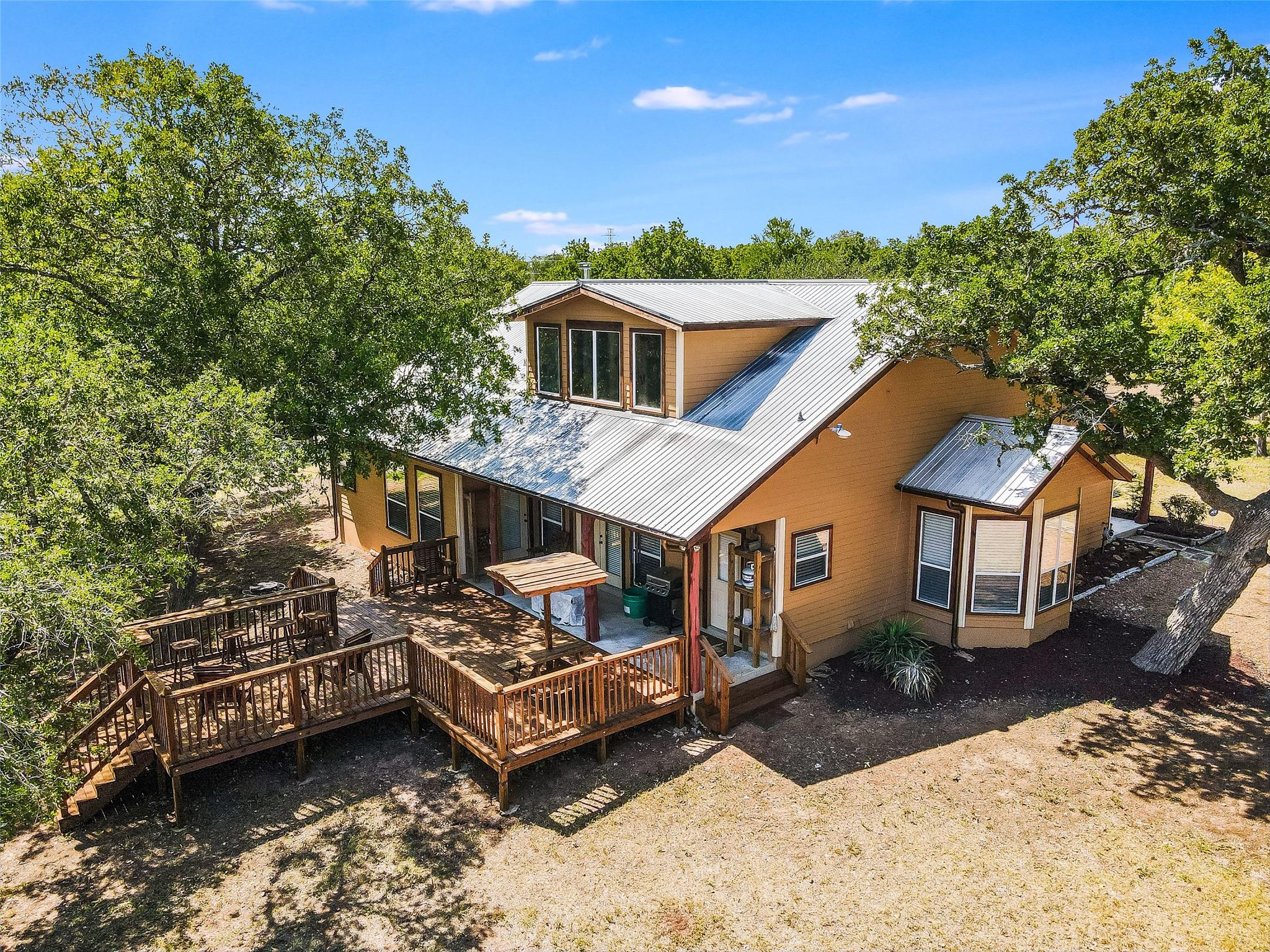 762 Karisch RD