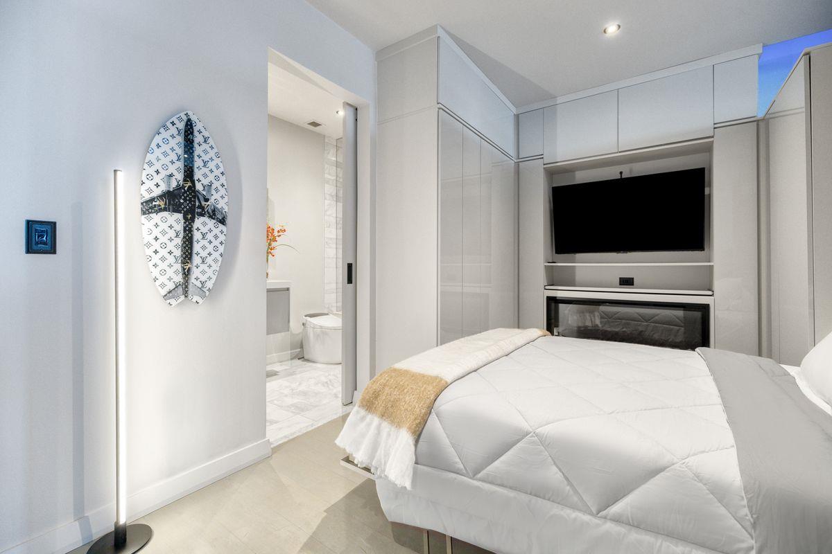 210 Lavaca ST # 2809