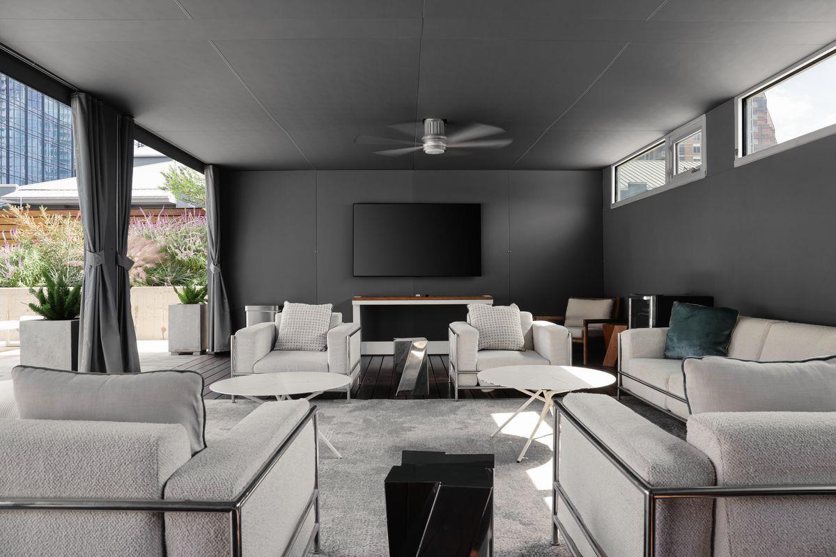 210 Lavaca ST # 2809