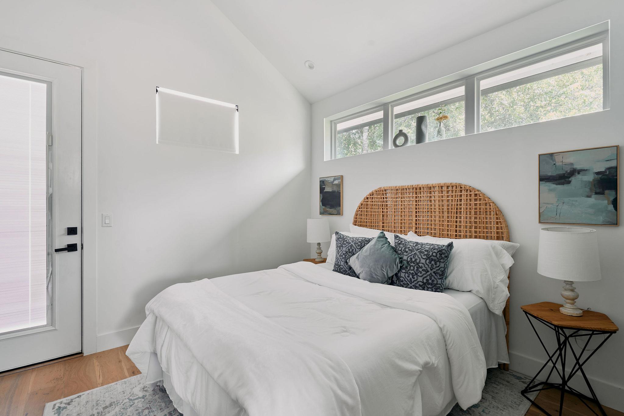 1140 Northwestern Ave # 2