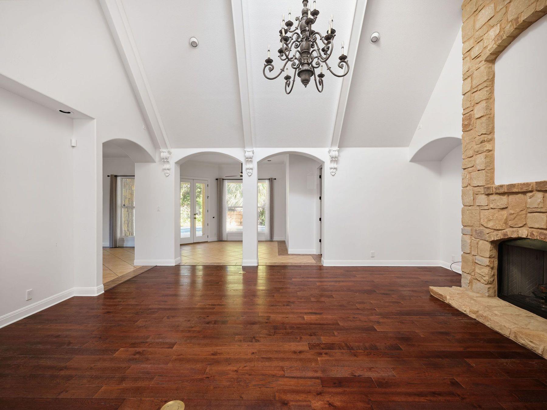 5612 Bonnell Vista ST