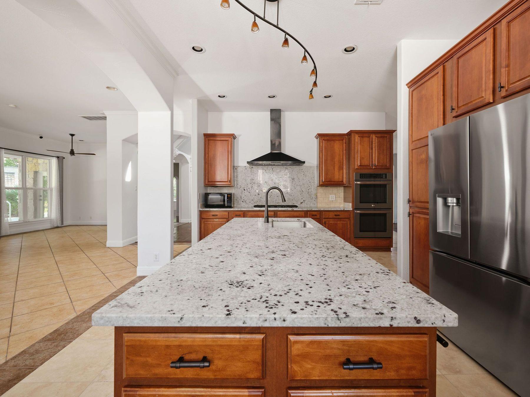 5612 Bonnell Vista ST