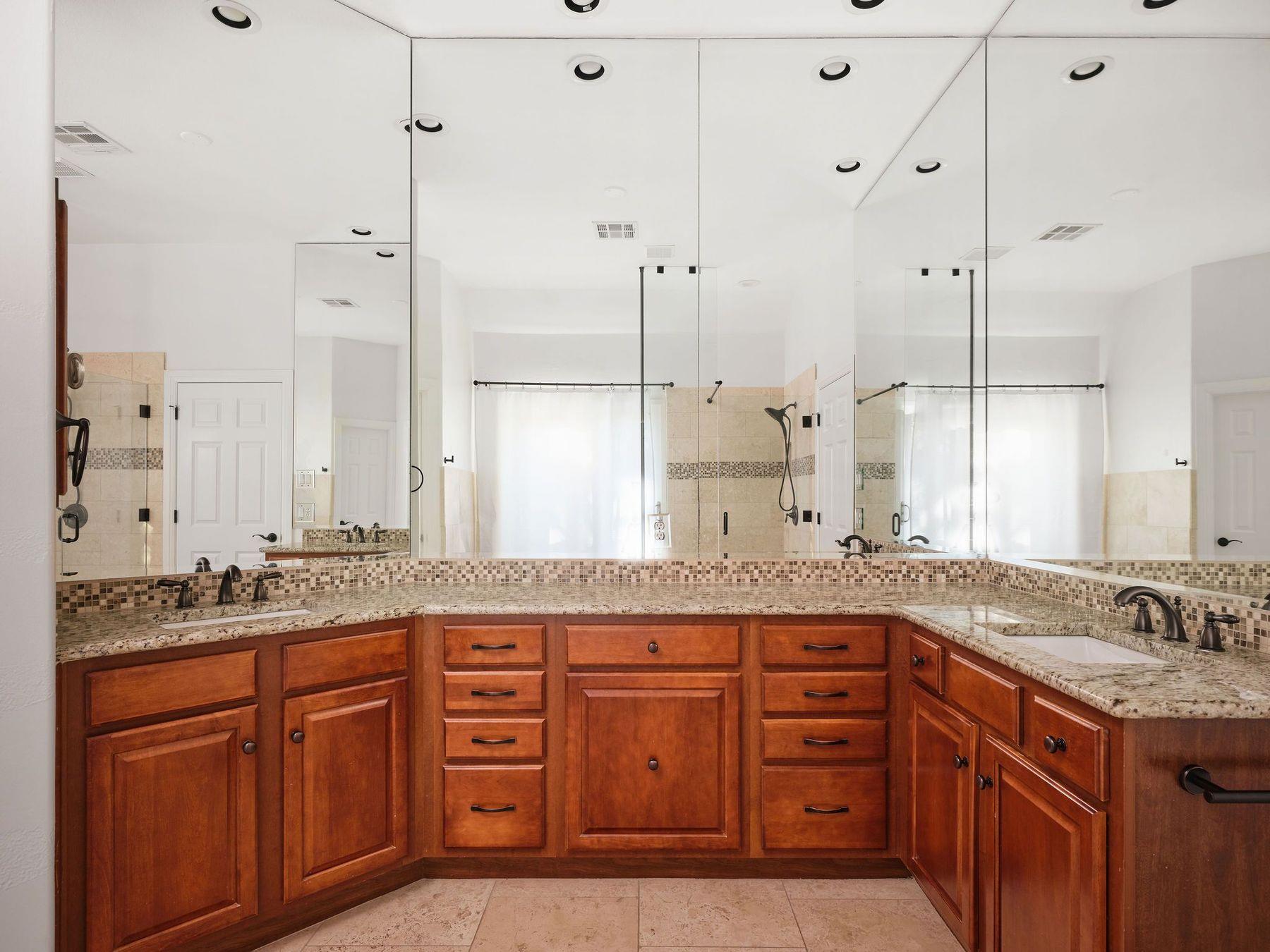 5612 Bonnell Vista ST