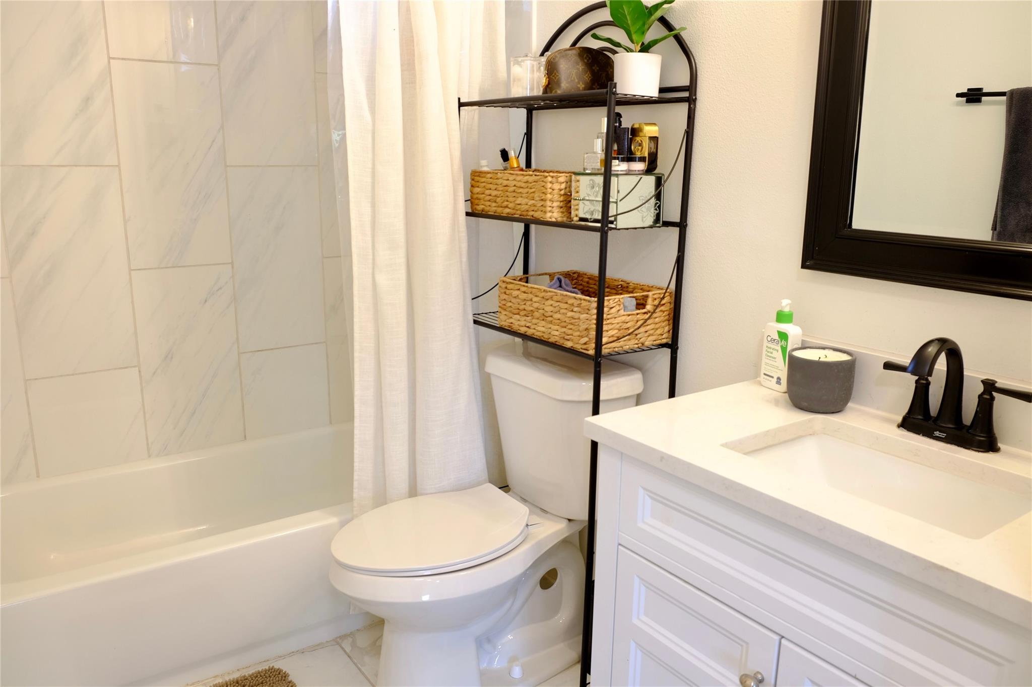 1401 Marcus PL # B, Austin Unit: B