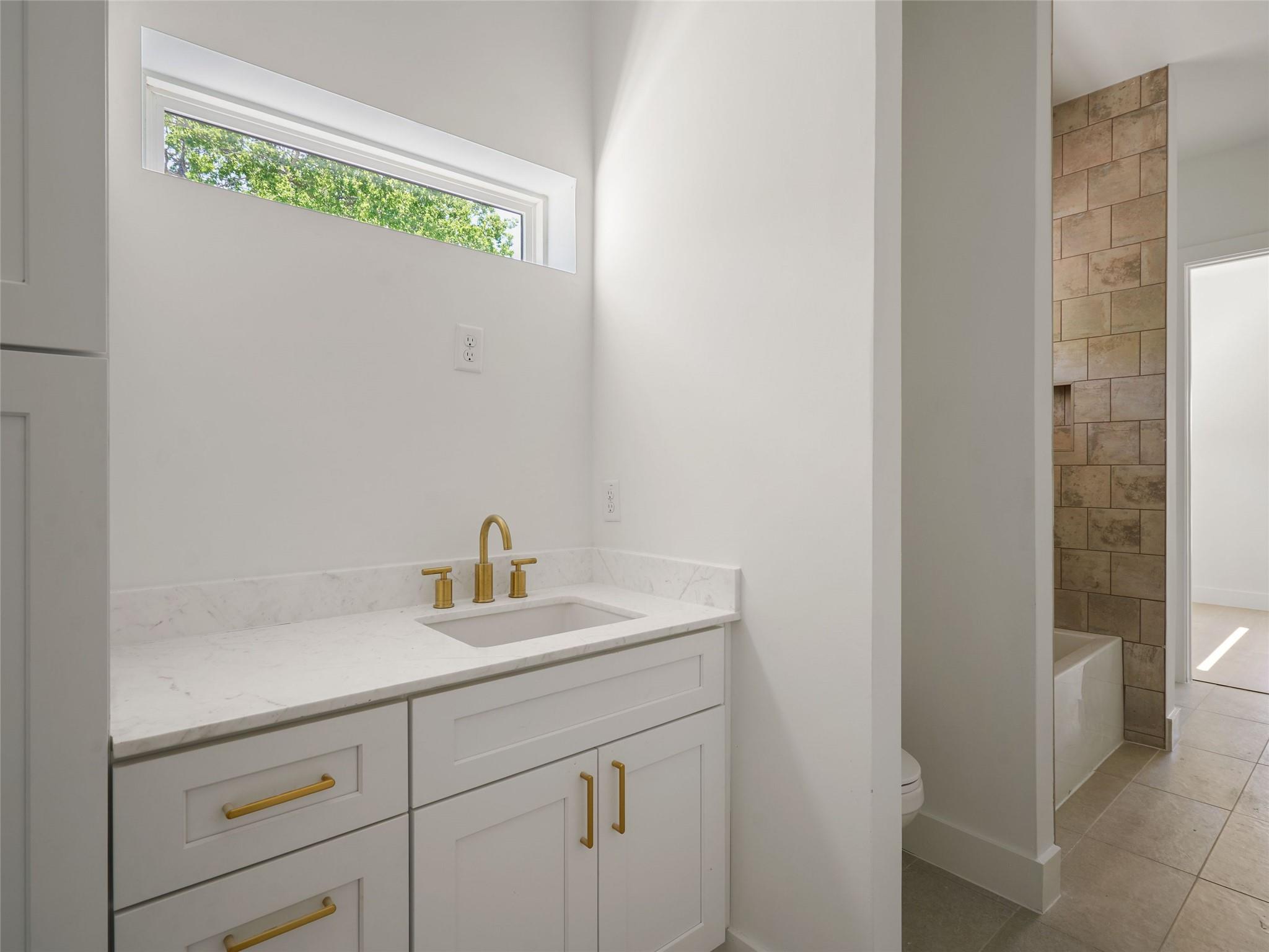 2609 Davis LN # 2, Austin Unit: 2