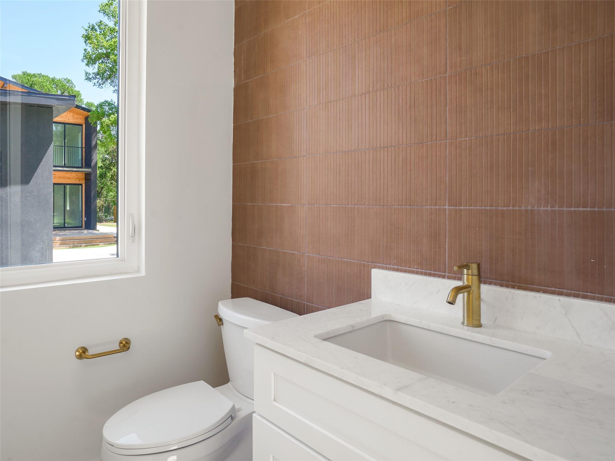 2609 Davis LN # 2, Austin Unit: 2