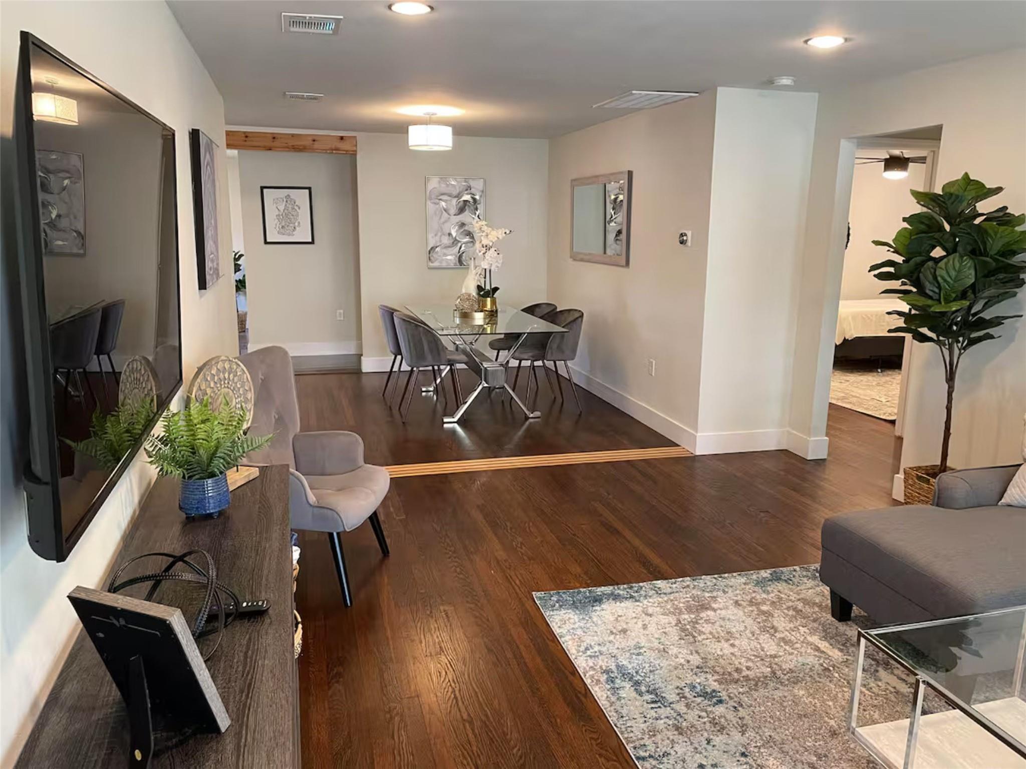 1406 Brentwood ST # 1