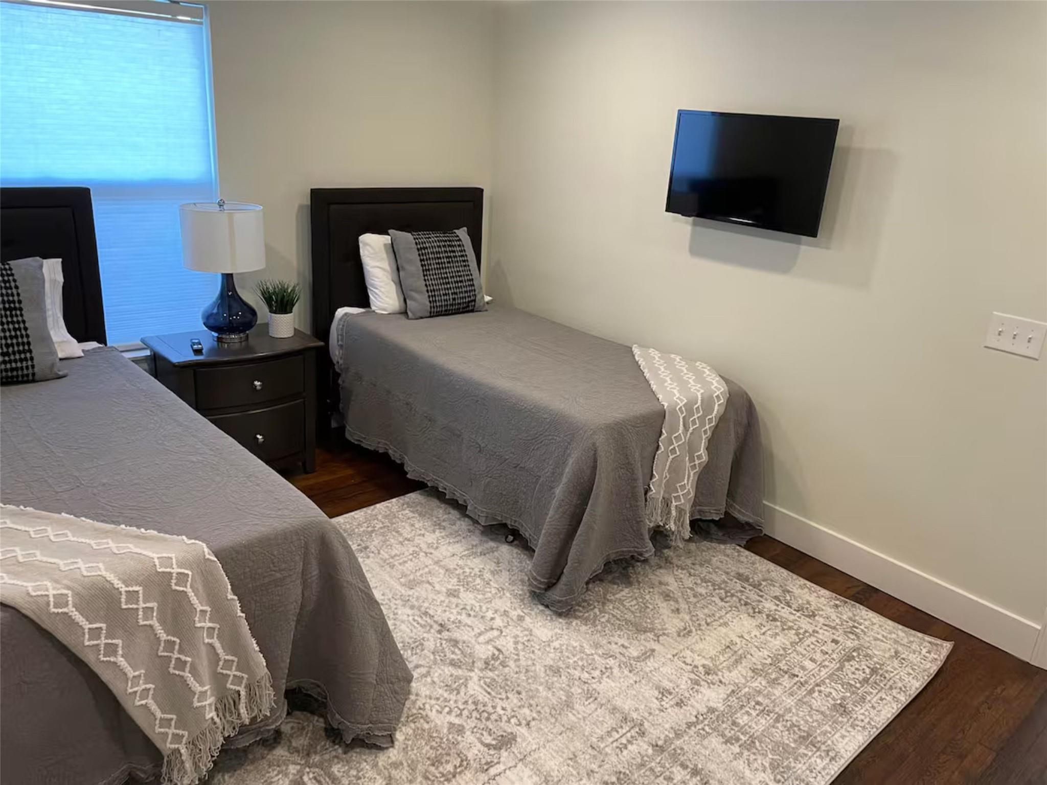 1406 Brentwood ST # 1