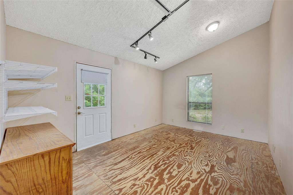 7305 Albert RD
