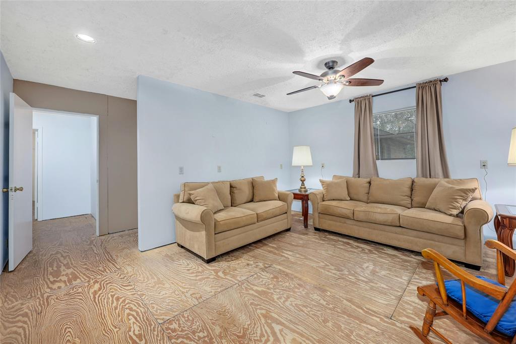 7305 Albert RD