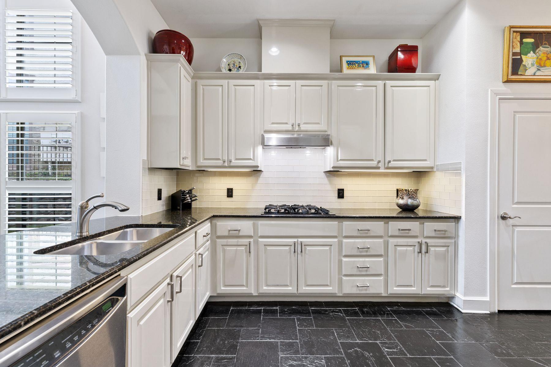 7800 Southwest PKWY # 1112