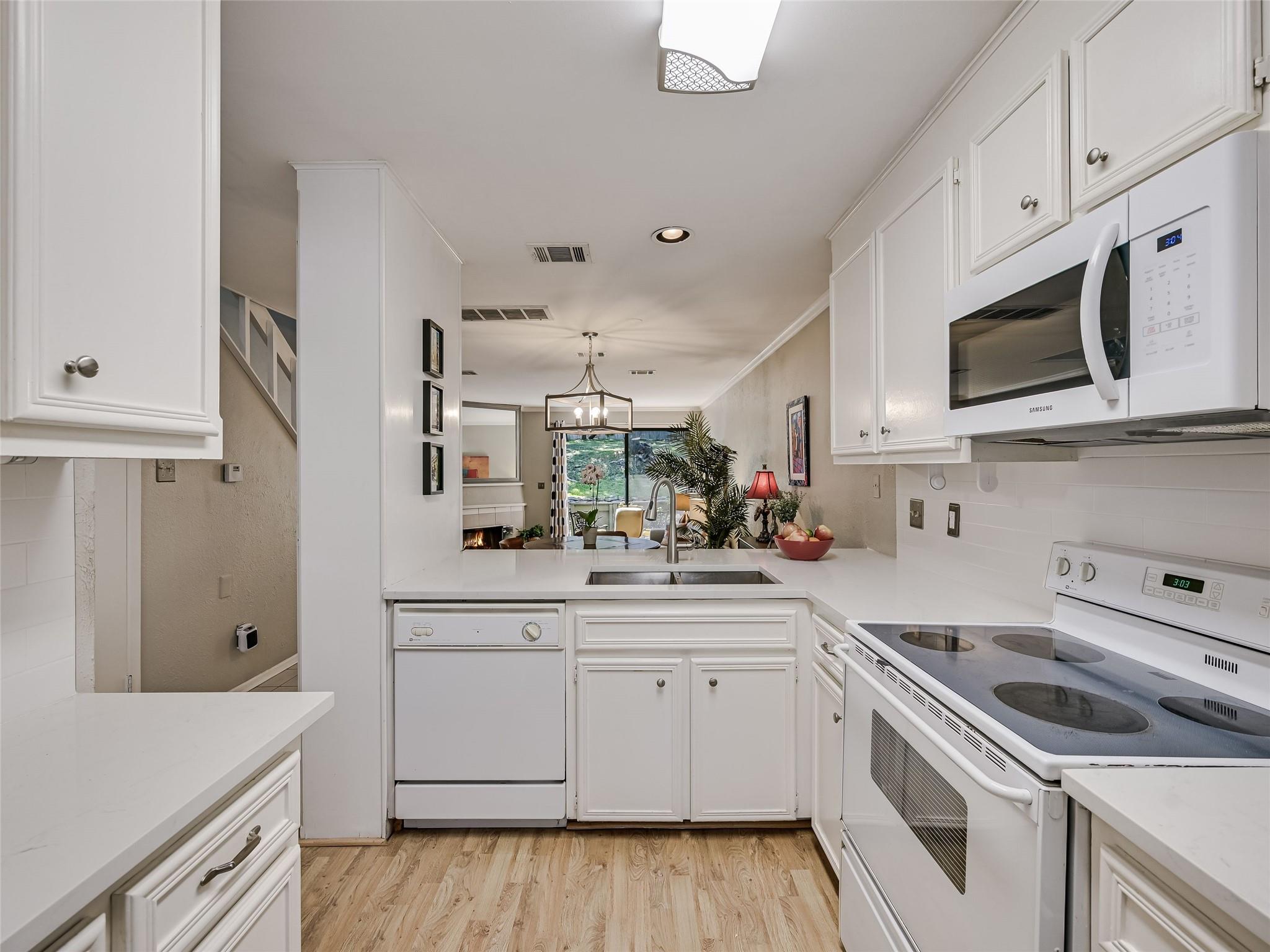 1804 Capital PKWY # 18