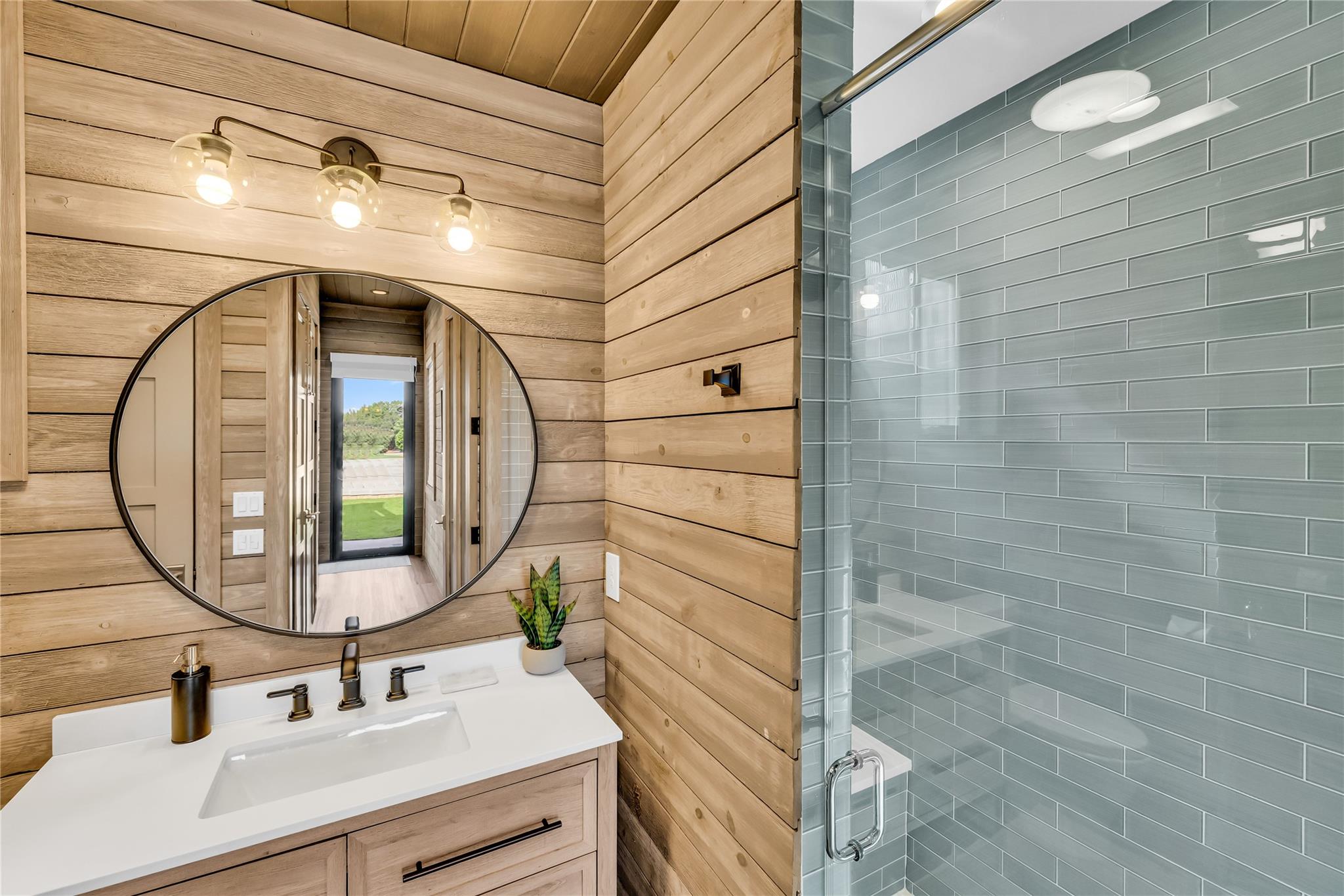 11705 Shoreview Overlook
