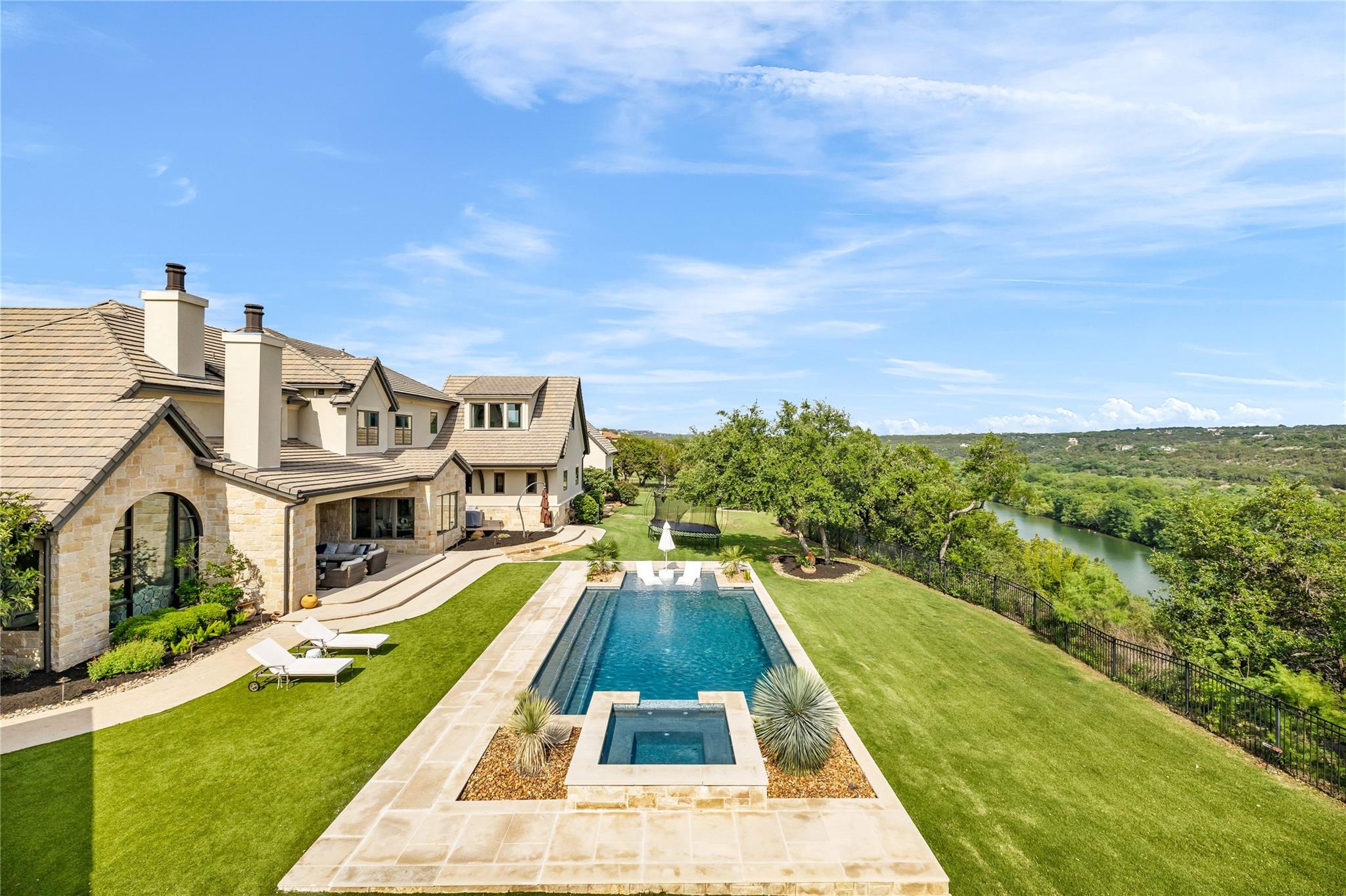 11705 Shoreview Overlook