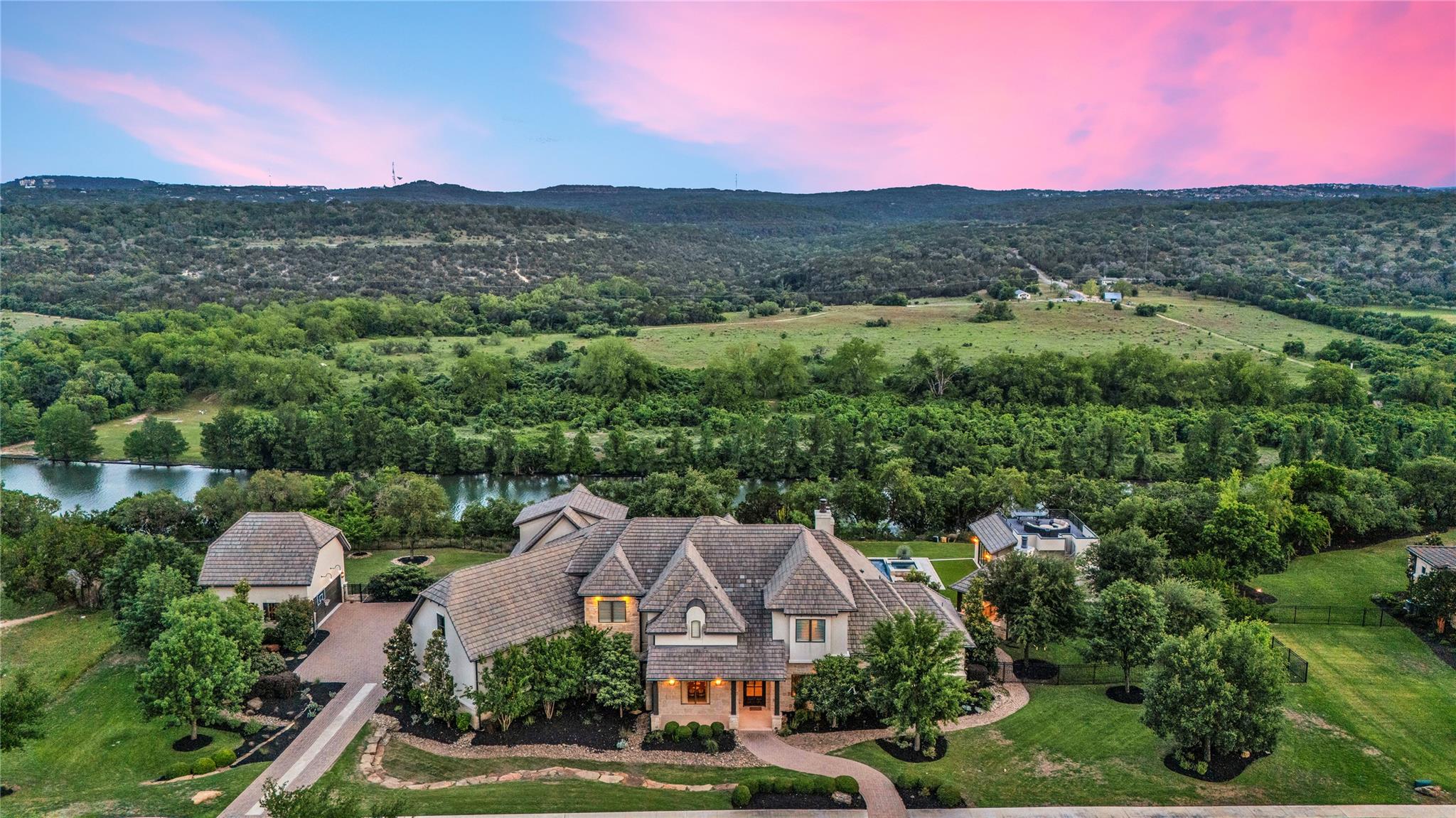 11705 Shoreview Overlook