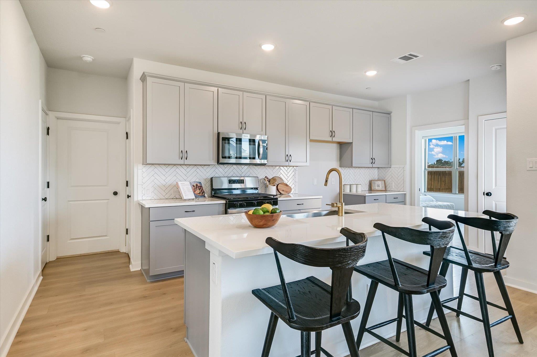 2500 FOREST CREEK DR # 904