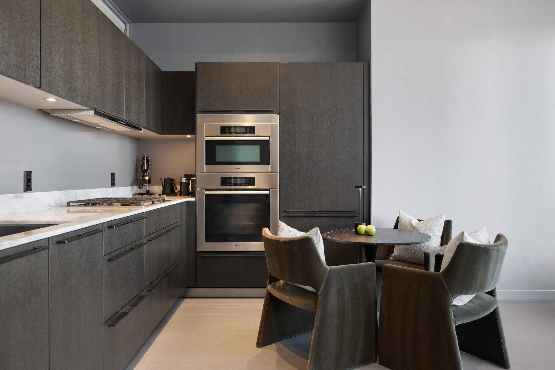 210 Lavaca ST # 2809